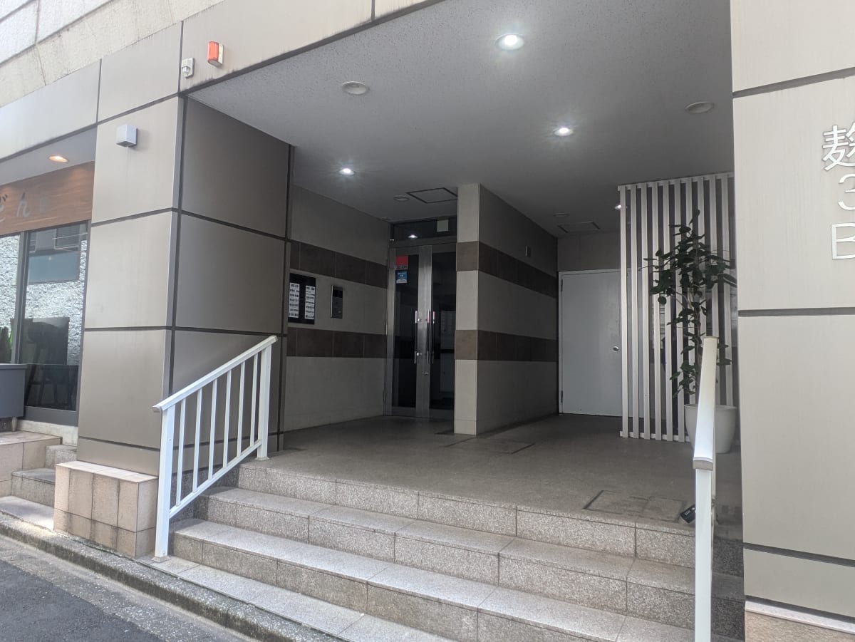 v20251003033705/fresh/building/J00100403220_3