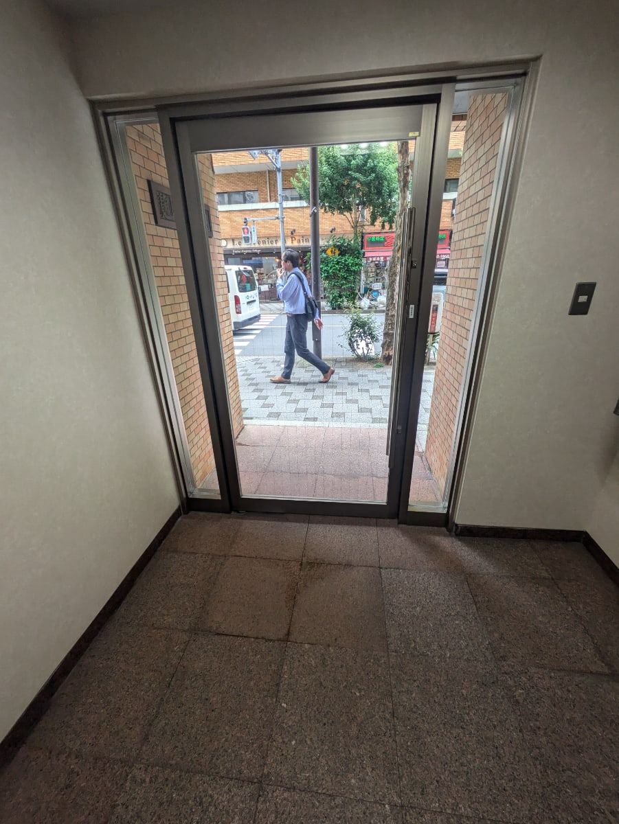 v20251003033705/fresh/building/J00100403809_10