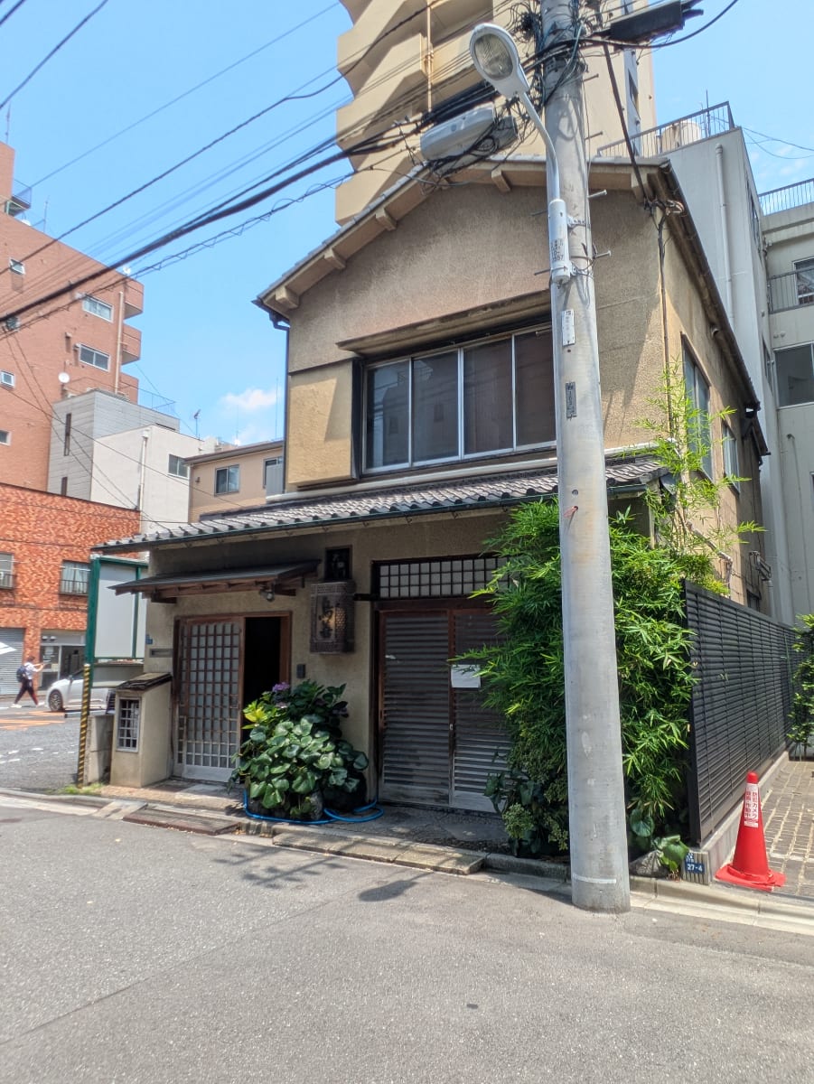 v20251003033705/fresh/building/J00100408702_6