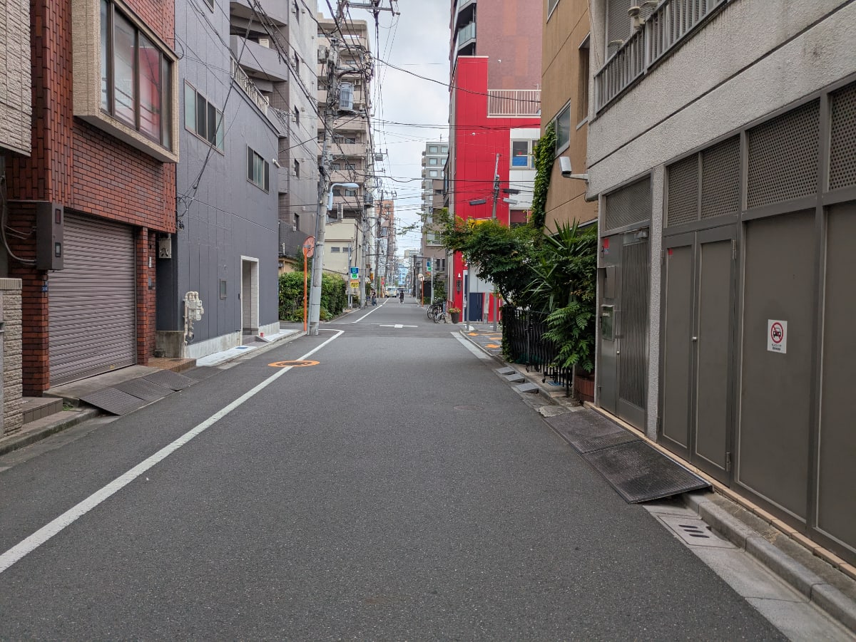 v20251003033705/fresh/building/J00100415817_2