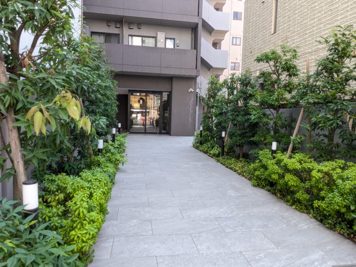 v20251003033705/fresh/building/J00100479656_7