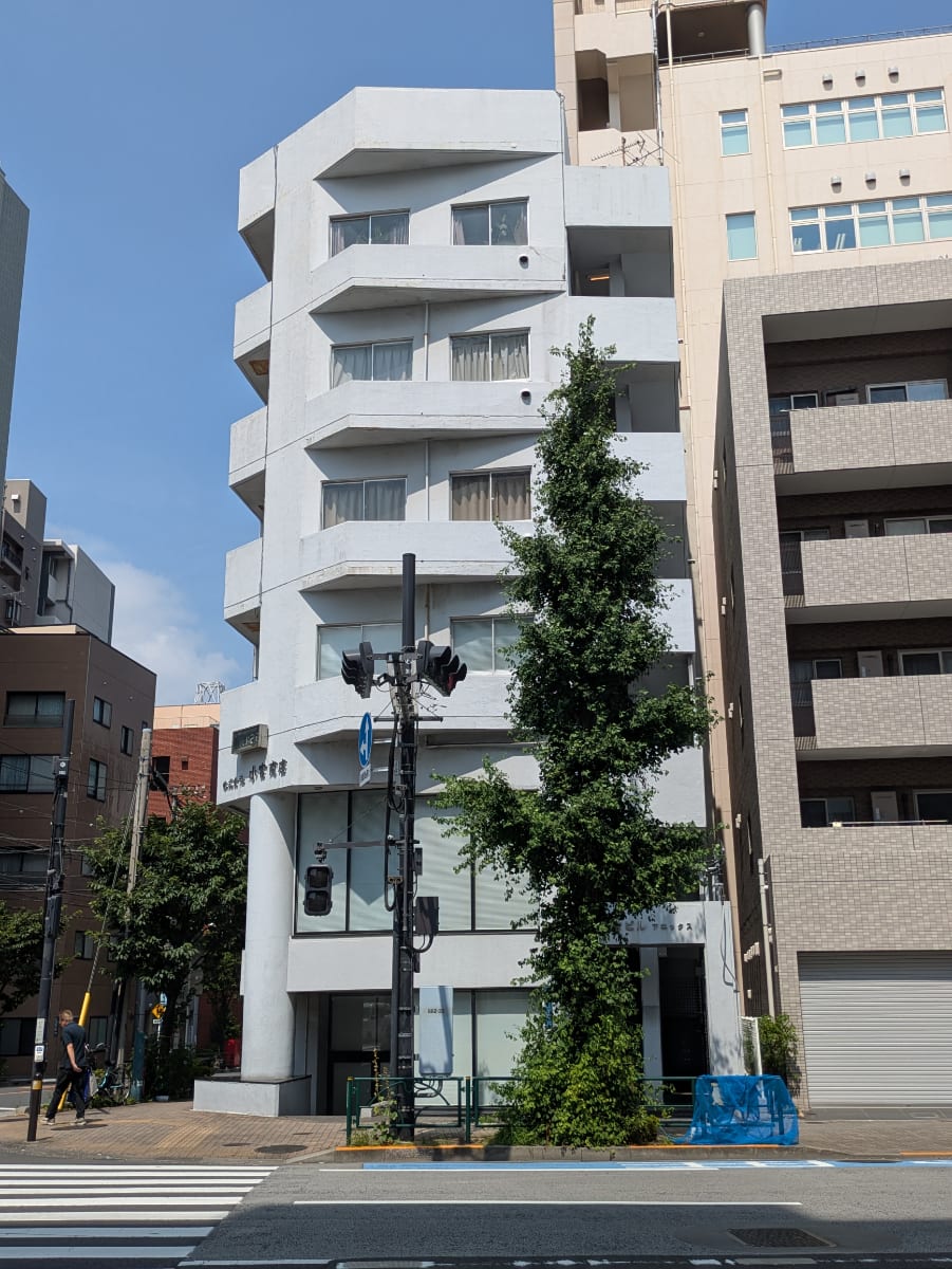 v20251003033705/fresh/building/J00100490308_9