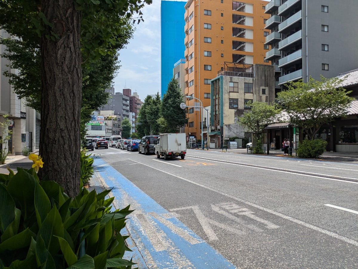 v20251003033705/fresh/building/J00100493070_2