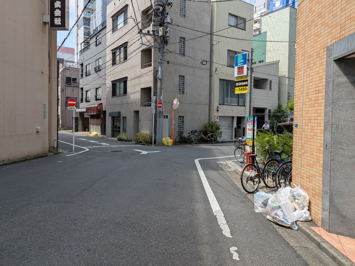 v20251003033705/fresh/building/J00100510821_13