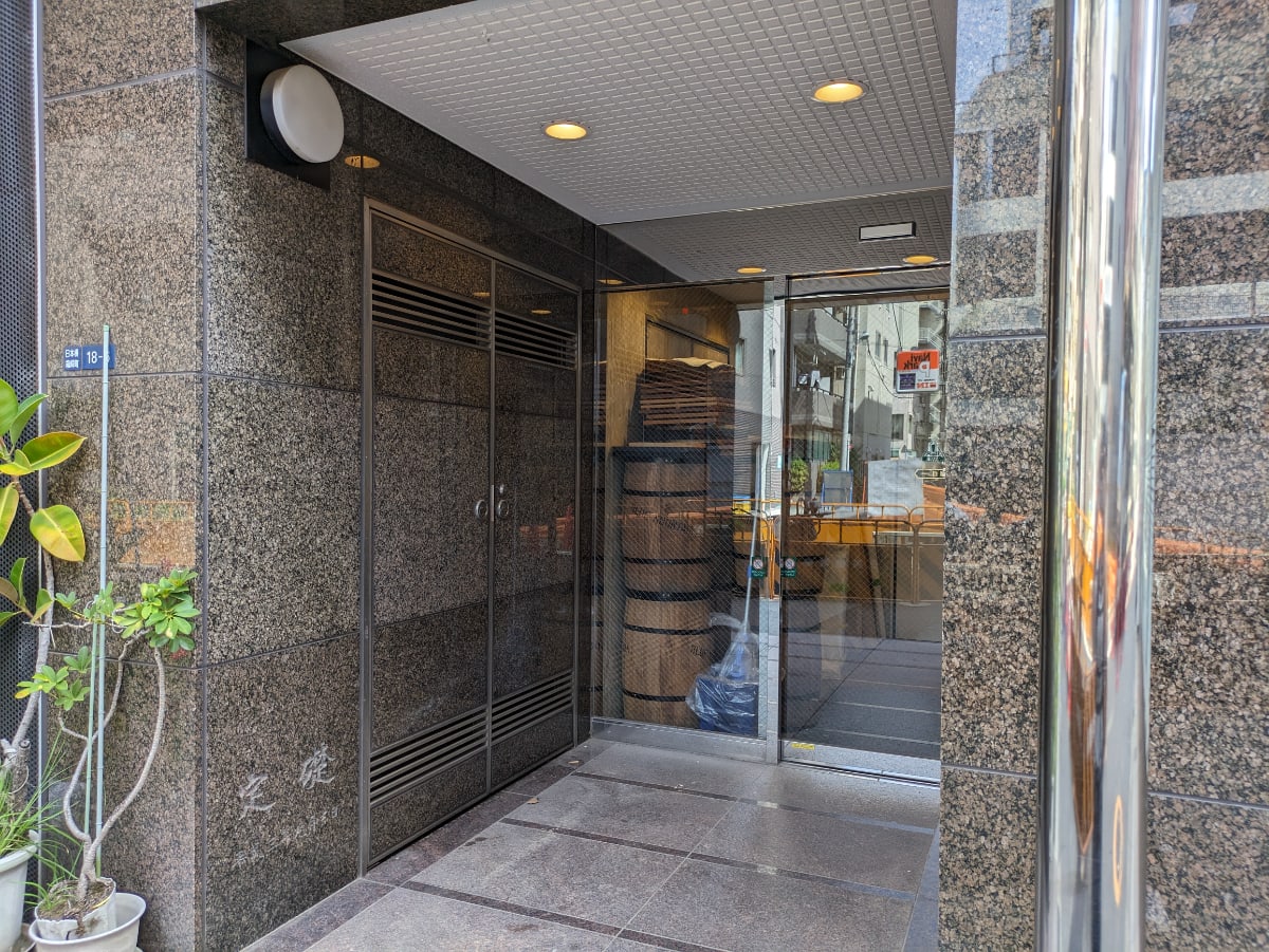 v20251003150706/fresh/building/J00100374157_3