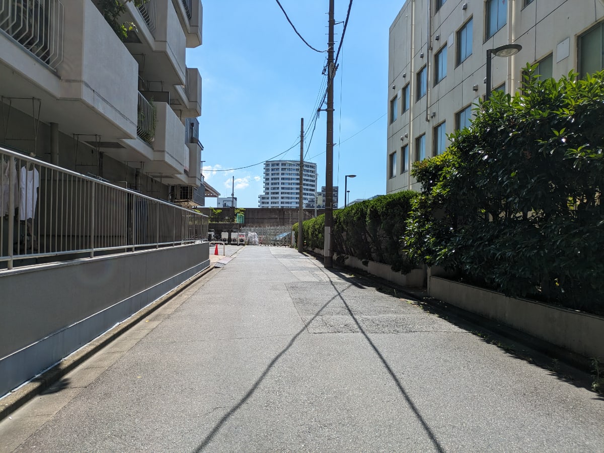 v20251003150706/fresh/building/J00100374240_13