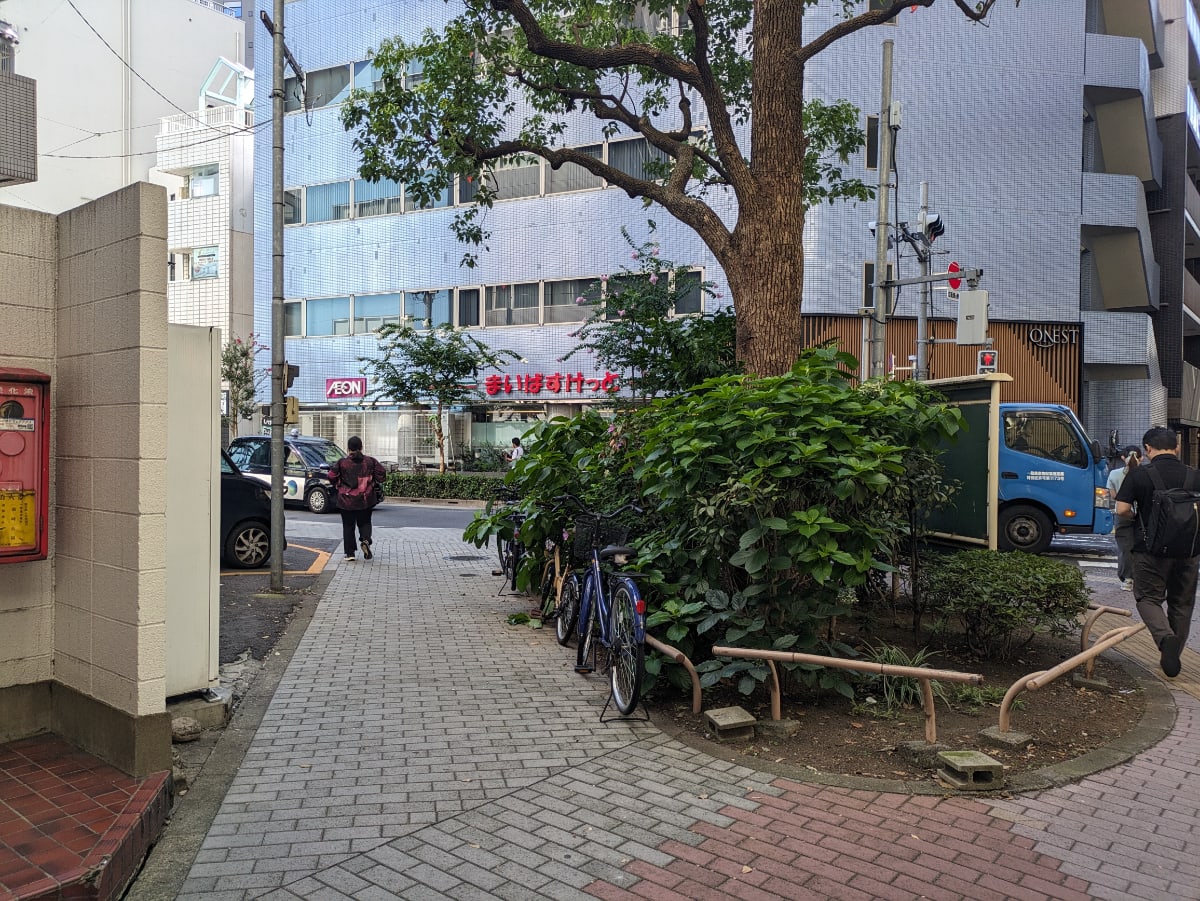 v20251003150706/fresh/building/J00100375692_2