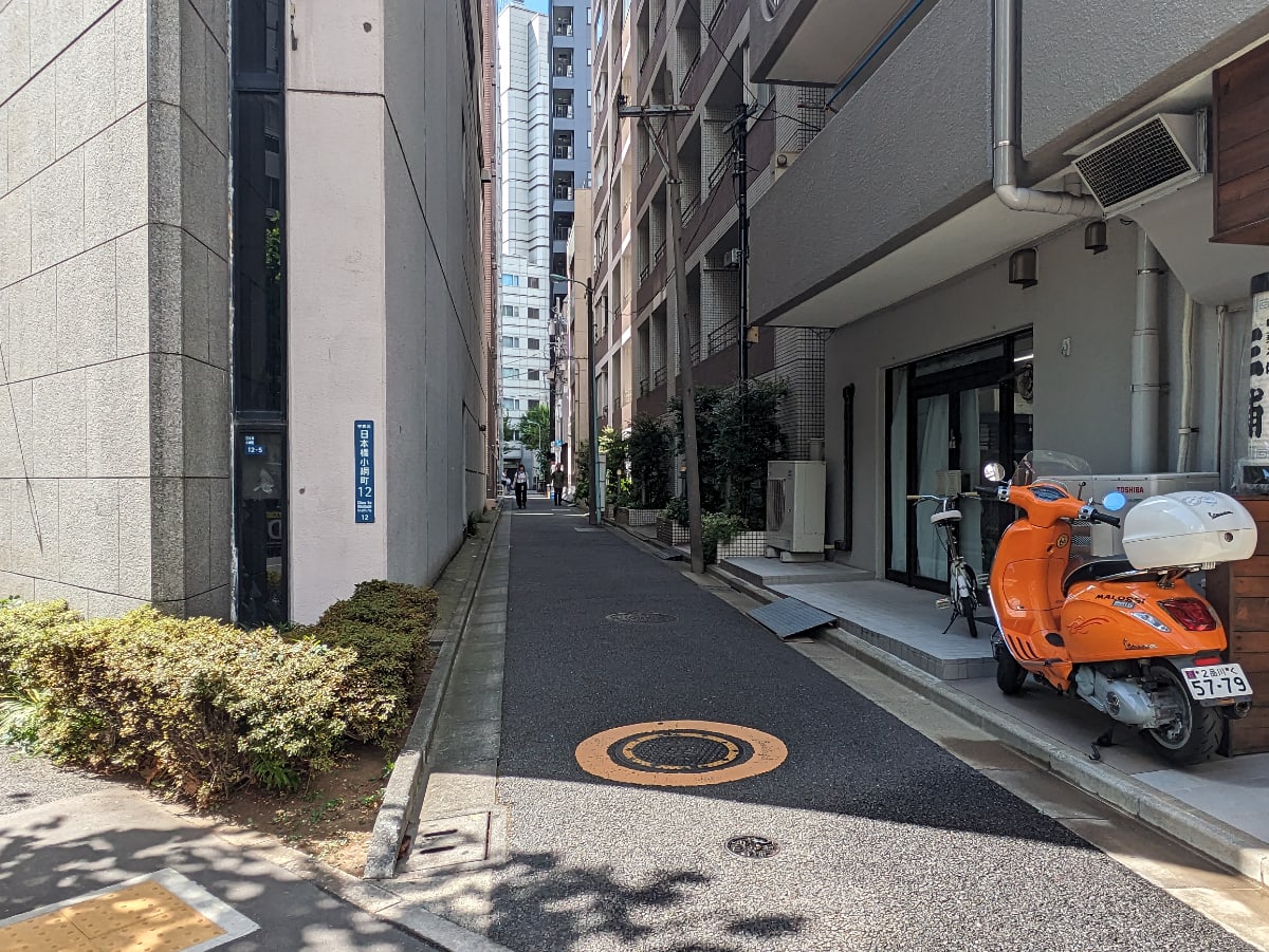v20251003150706/fresh/building/J00100376869_14