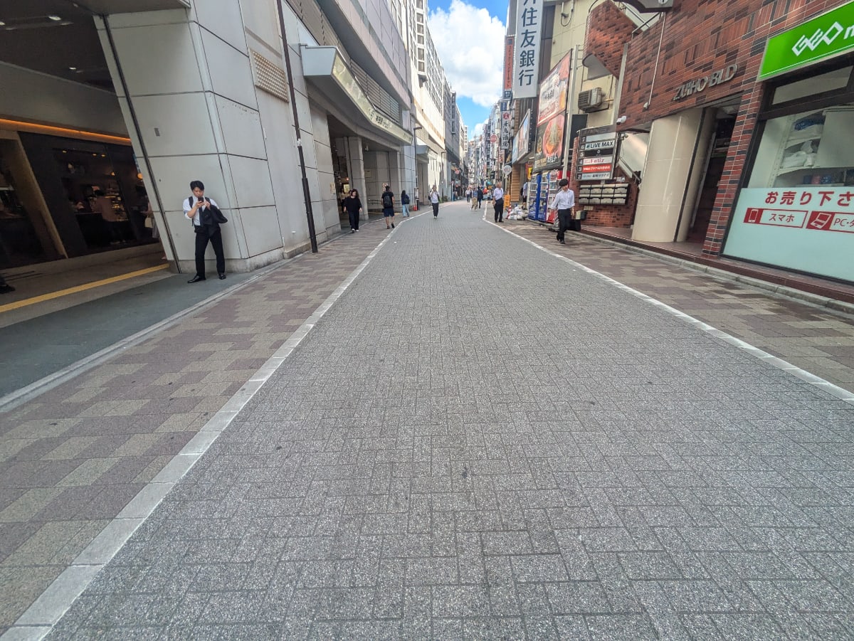 v20251003150706/fresh/building/J00100377732_10
