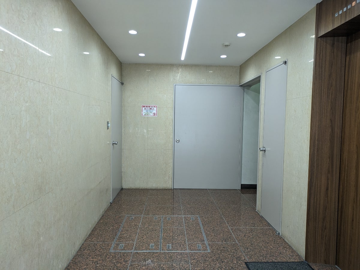 v20251003150706/fresh/building/J00100382968_15