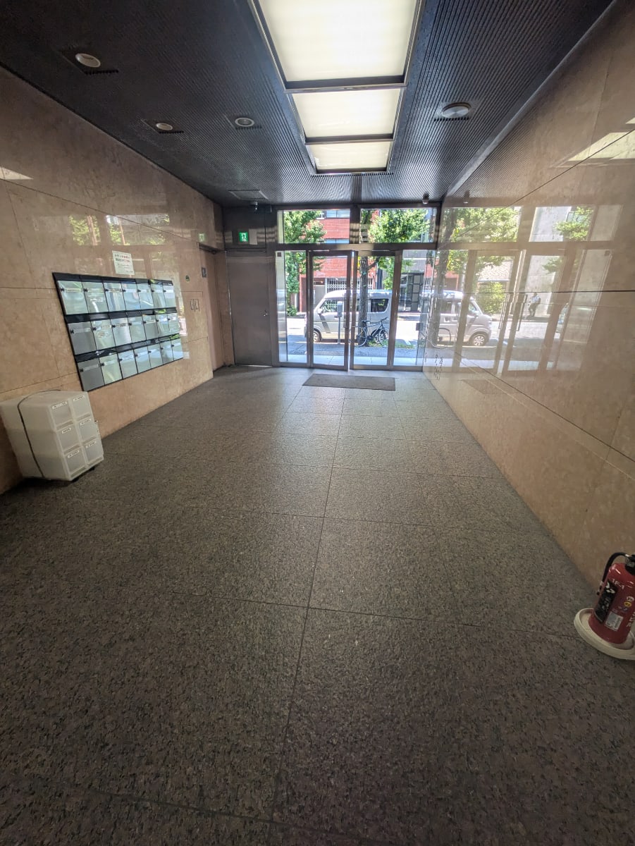 v20251003150706/fresh/building/J00100389314_8