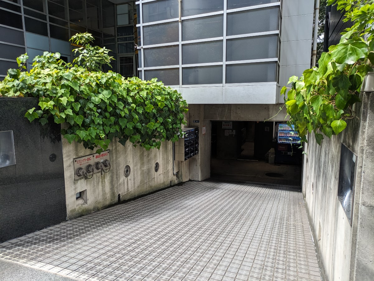 v20251003150706/fresh/building/J00100389753_11