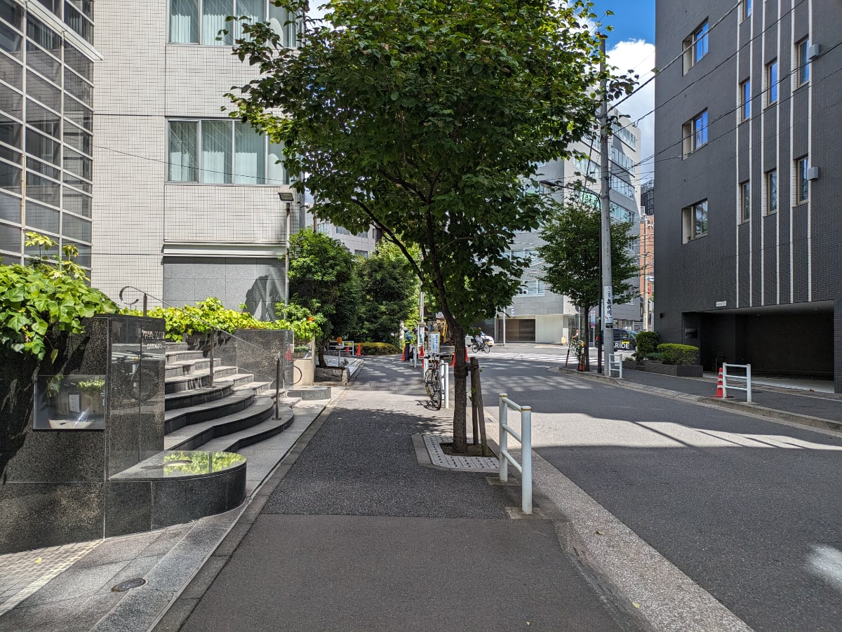 v20251003150706/fresh/building/J00100389753_2