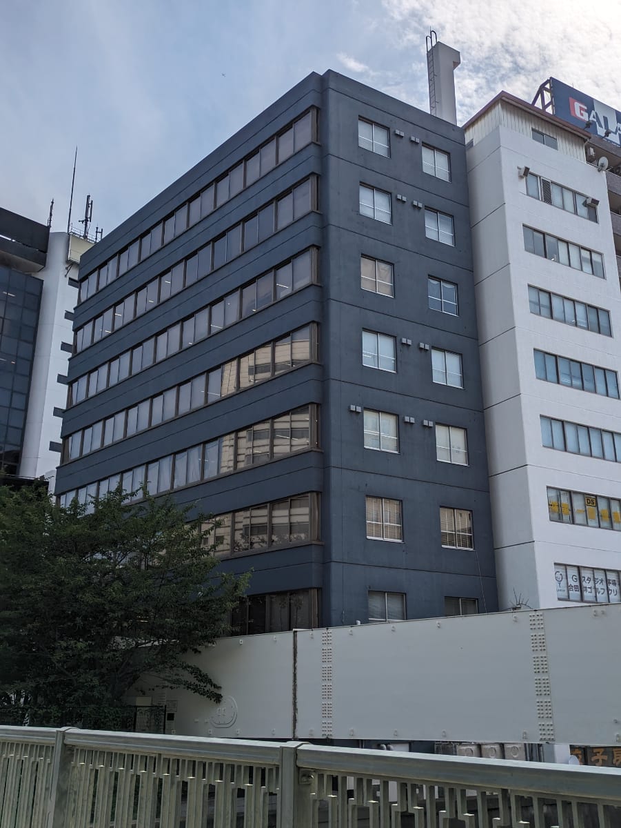 v20251003150706/fresh/building/J00100390406_12