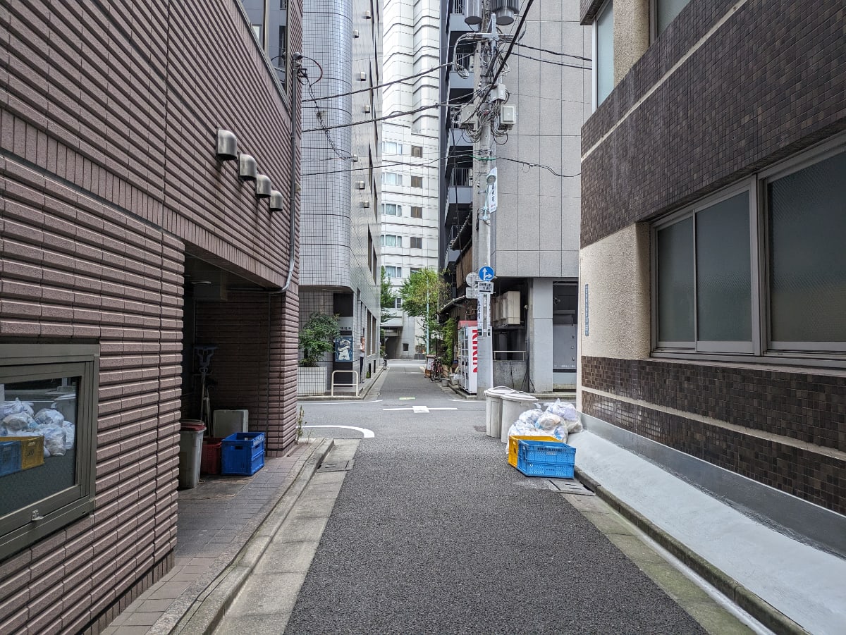 v20251003150706/fresh/building/J00100393307_11