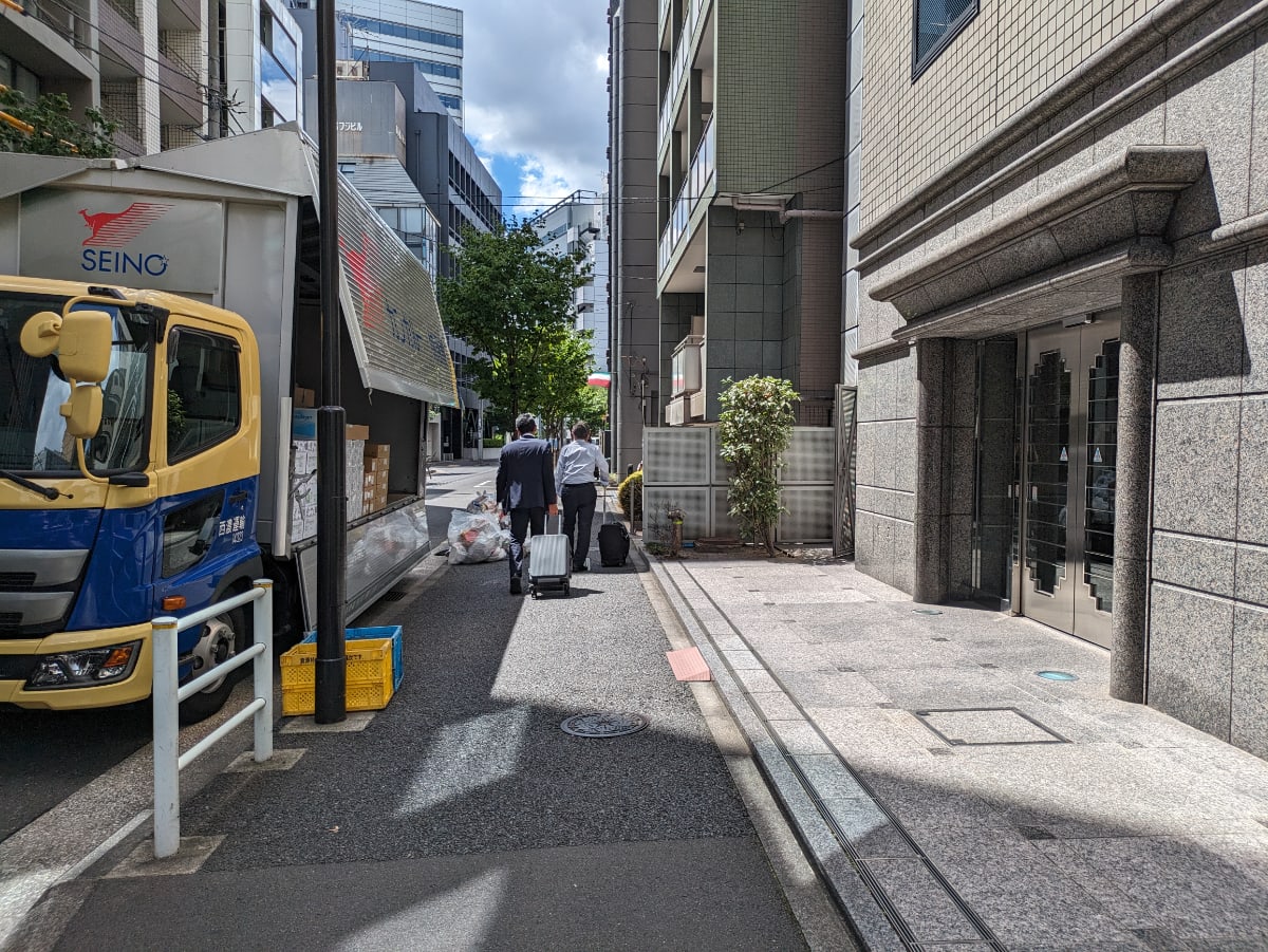 v20251003150706/fresh/building/J00100412924_11