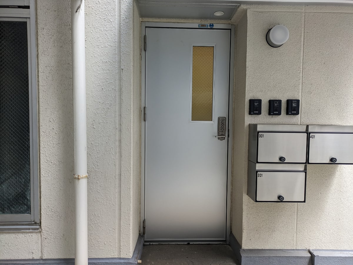 v20251003150706/fresh/building/J00100418679_3