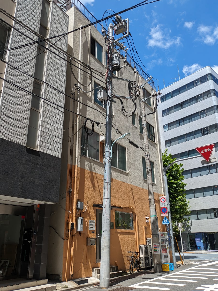 v20251003150706/fresh/building/J00100421256_9