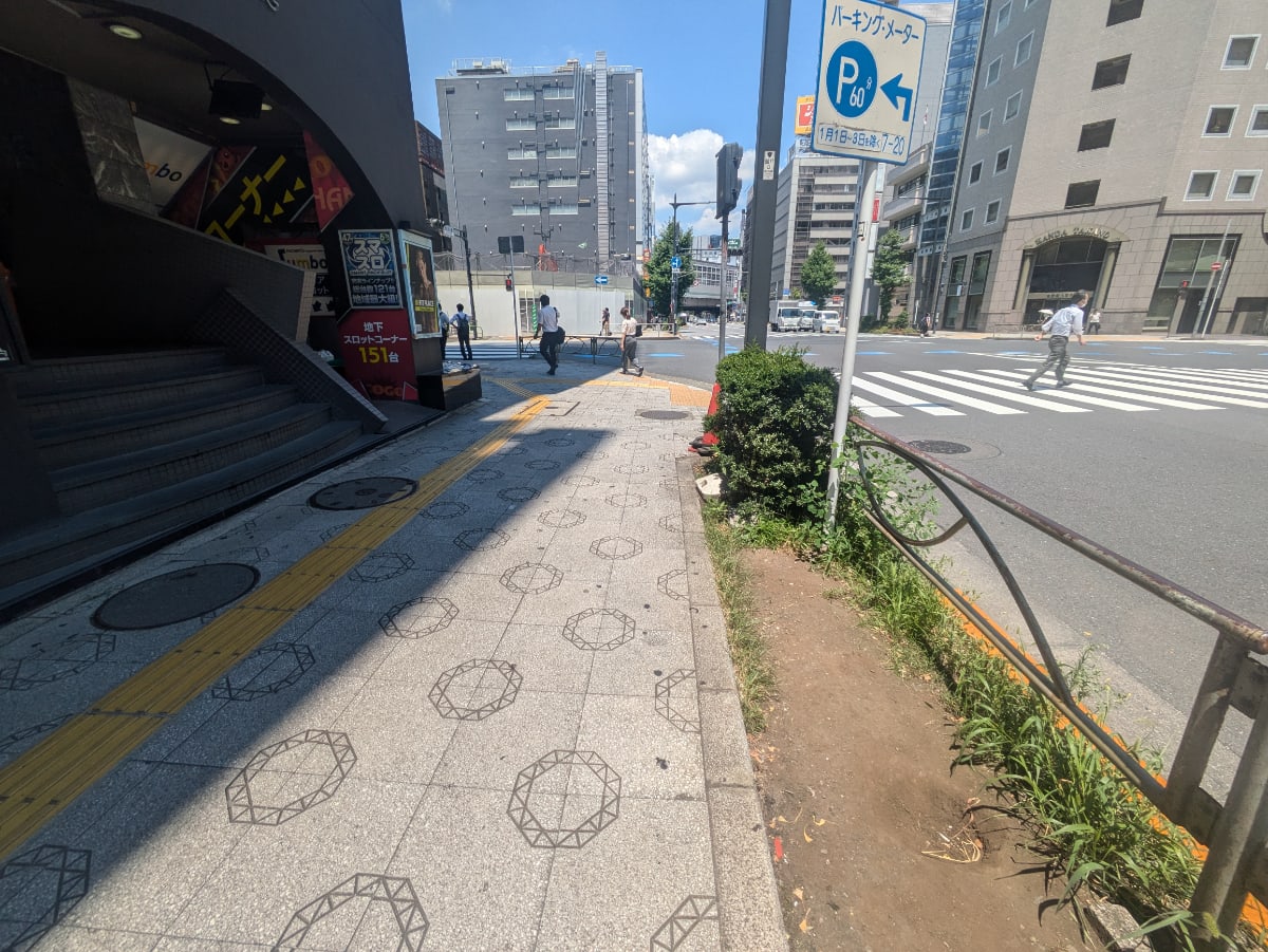 v20251003150706/fresh/building/J00100438927_11