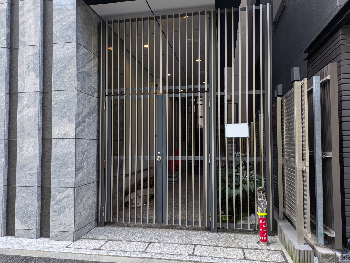 v20251003150706/fresh/building/J00100496761_20