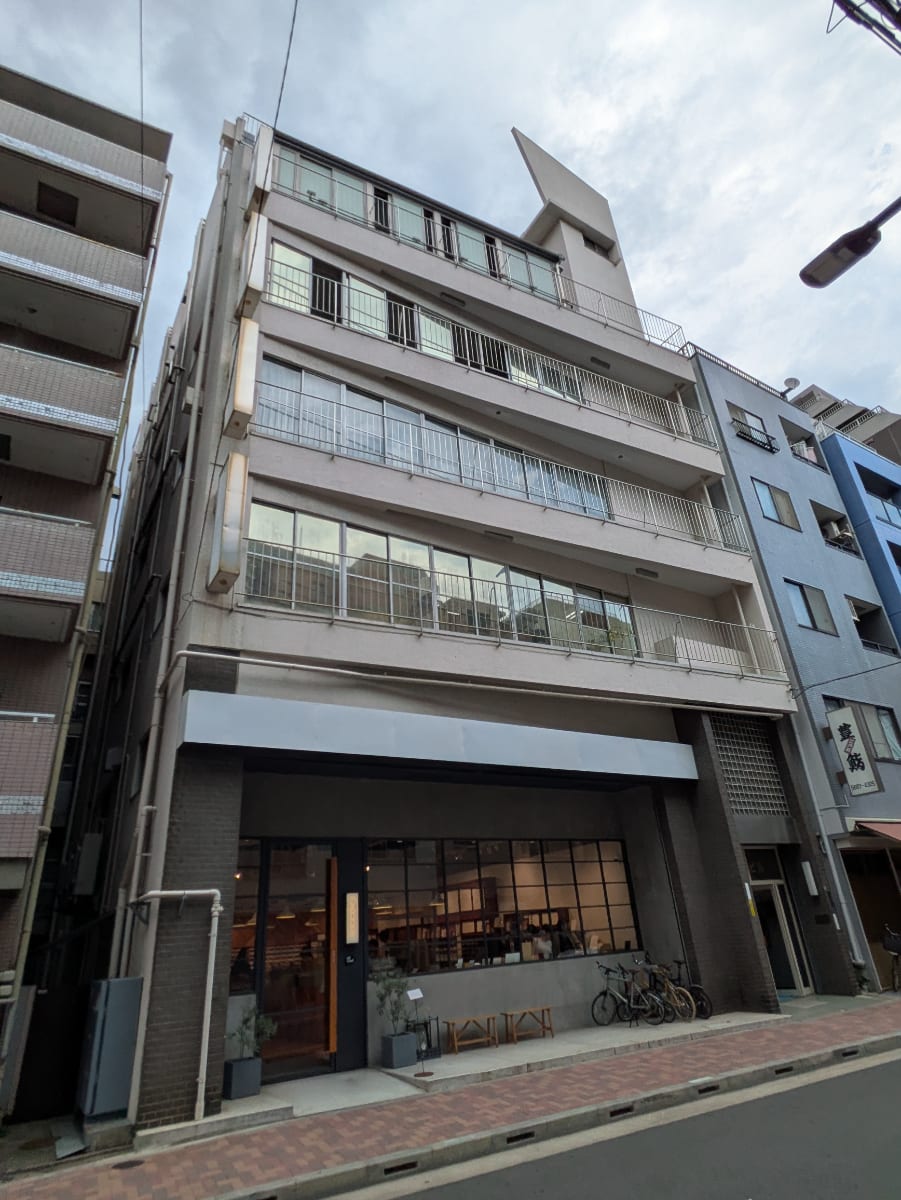 v20251006150705/fresh/building/J00100366988_6