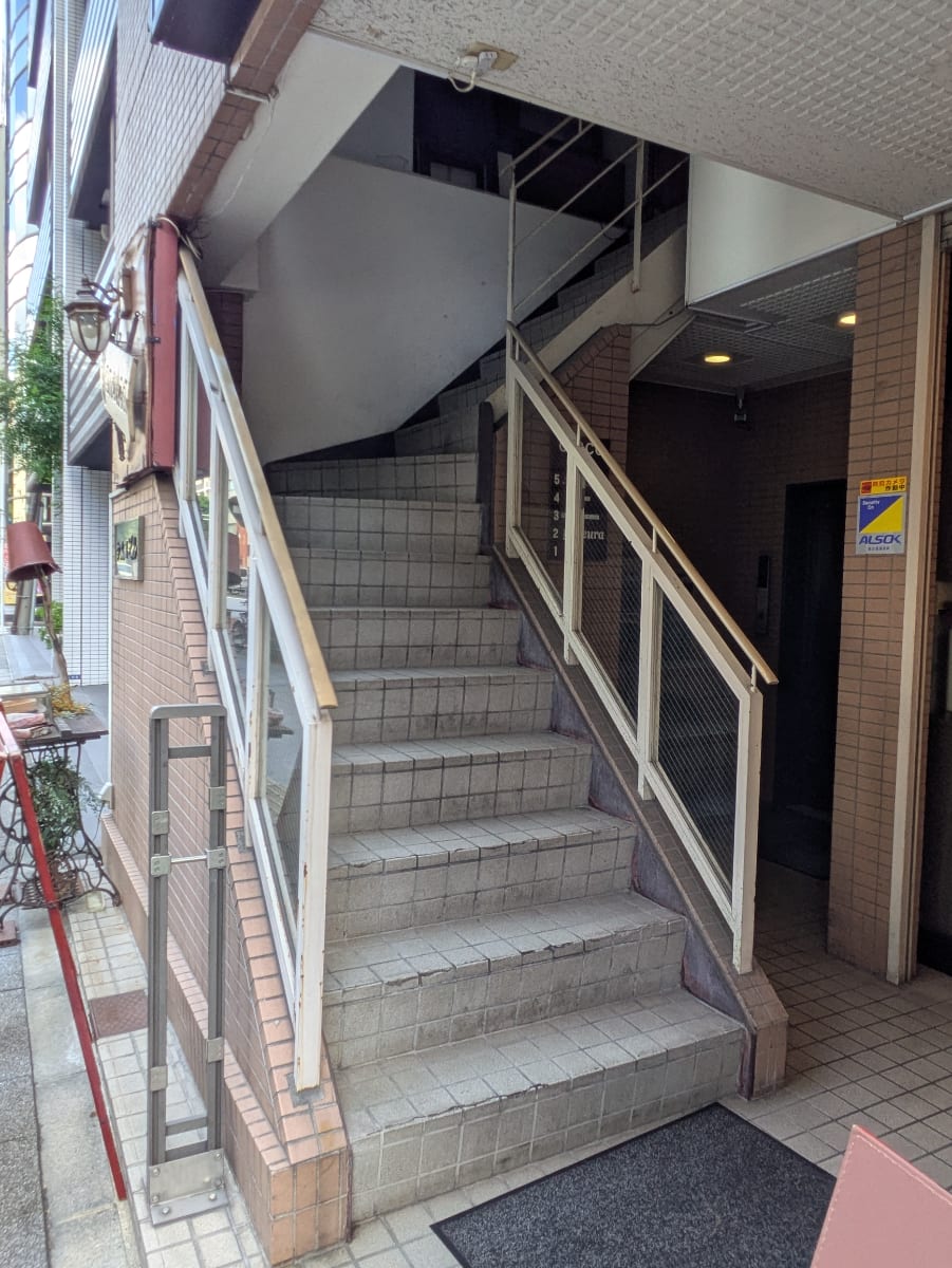 v20251006150705/fresh/building/J00100369806_13