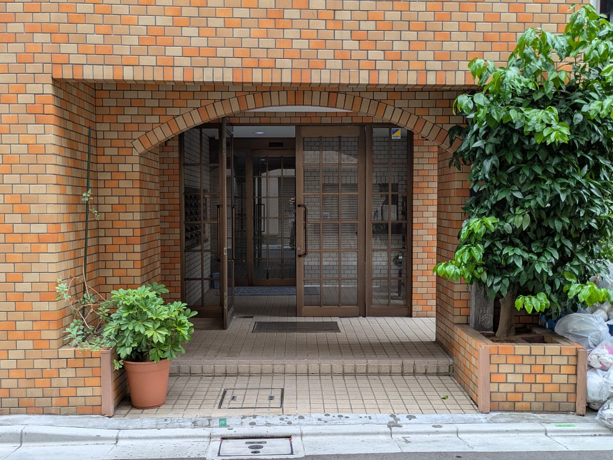 v20251006150705/fresh/building/J00100371761_3