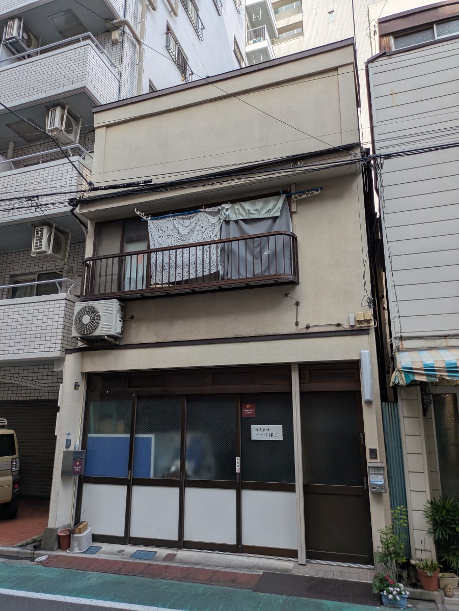 v20251006150705/fresh/building/J00100372174_5