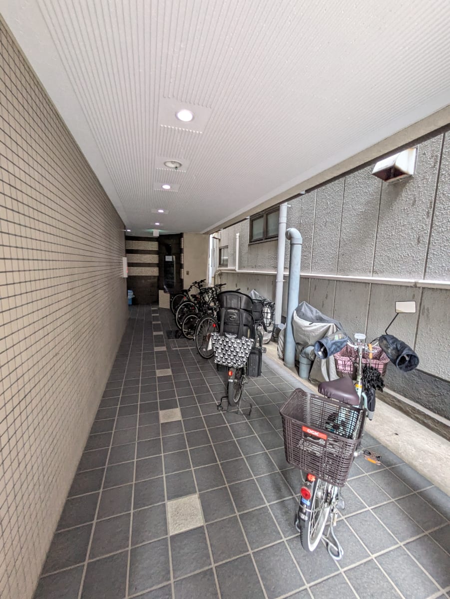 v20251006150705/fresh/building/J00100379194_12