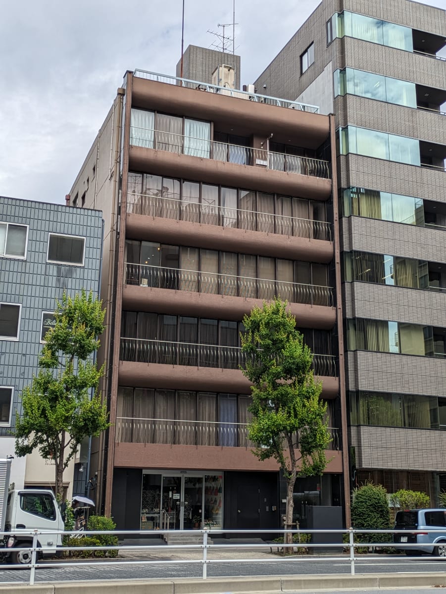 v20251006150705/fresh/building/J00100382192_7