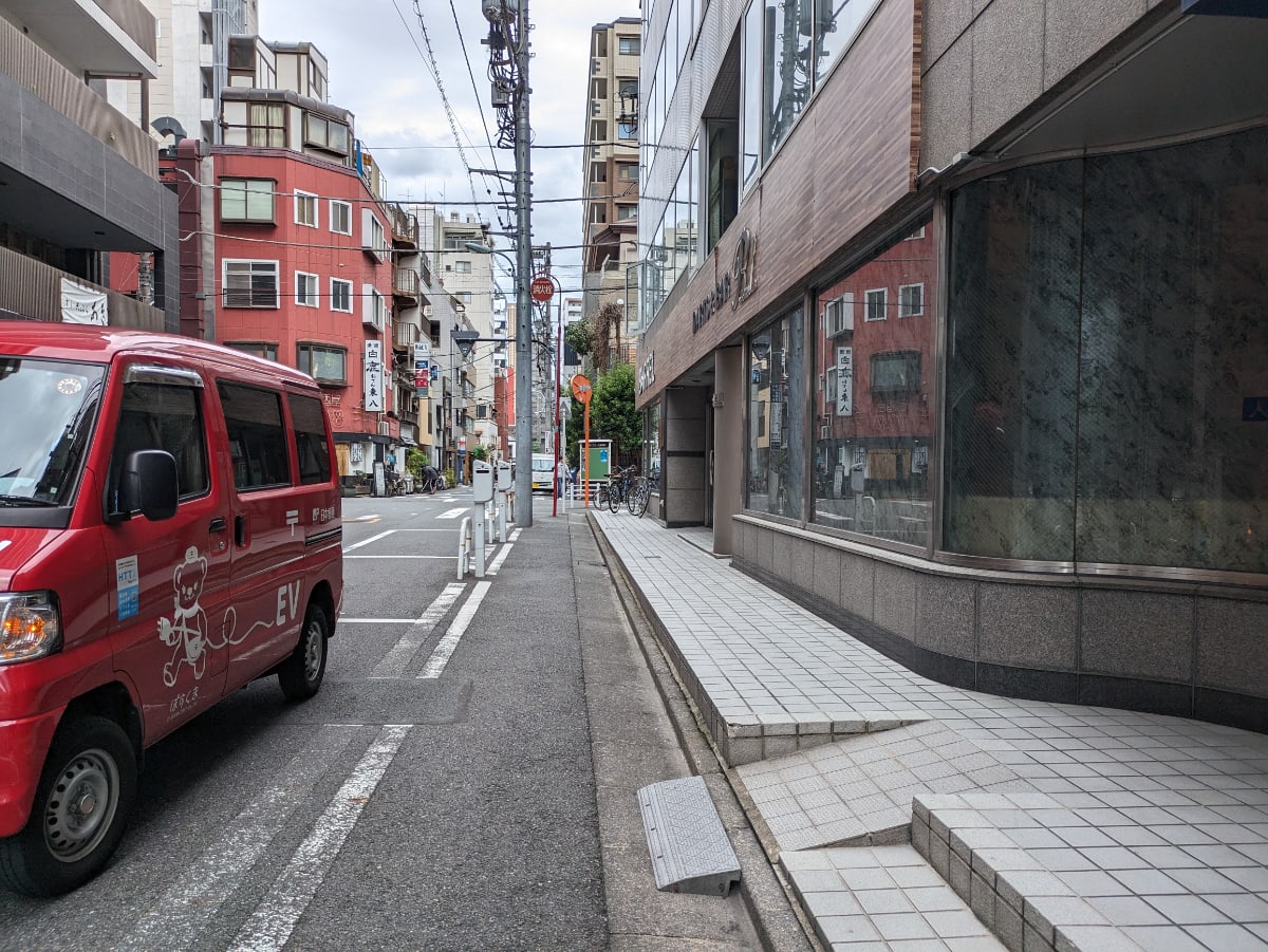 v20251006150705/fresh/building/J00100382194_15