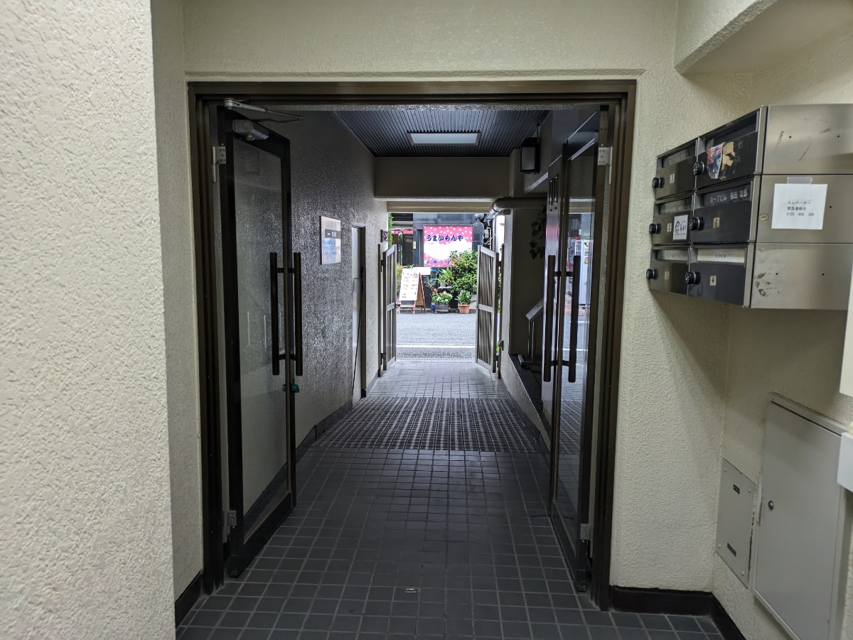 v20251006150705/fresh/building/J00100382197_9
