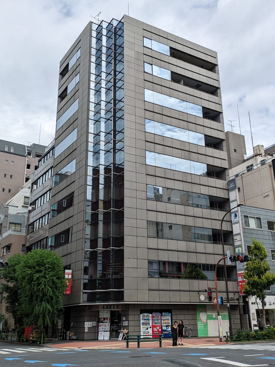 v20251006150705/fresh/building/J00100382825_6