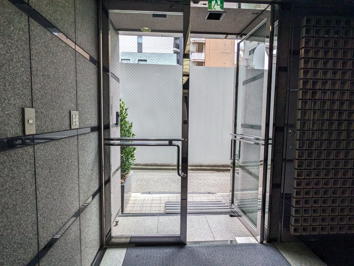 v20251006150705/fresh/building/J00100392529_16