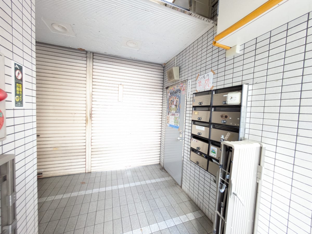 v20251006150705/fresh/building/J00100393894_11