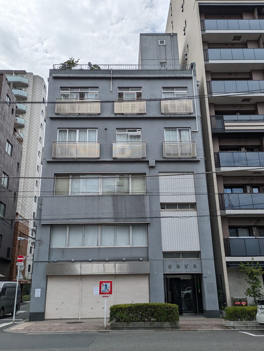 v20251006150705/fresh/building/J00100395212_1