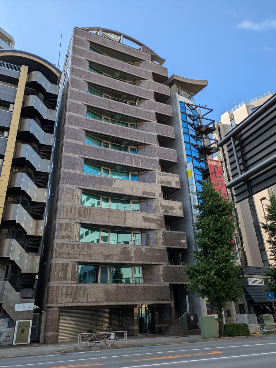 v20251006150705/fresh/building/J00100395882_6