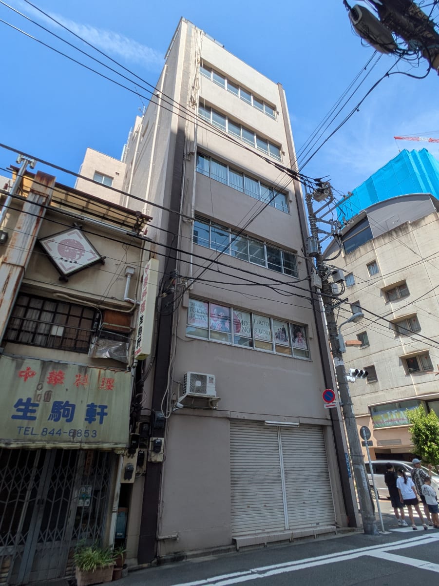 v20251006150705/fresh/building/J00100396201_9