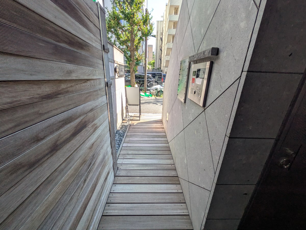 v20251006150705/fresh/building/J00100401954_7