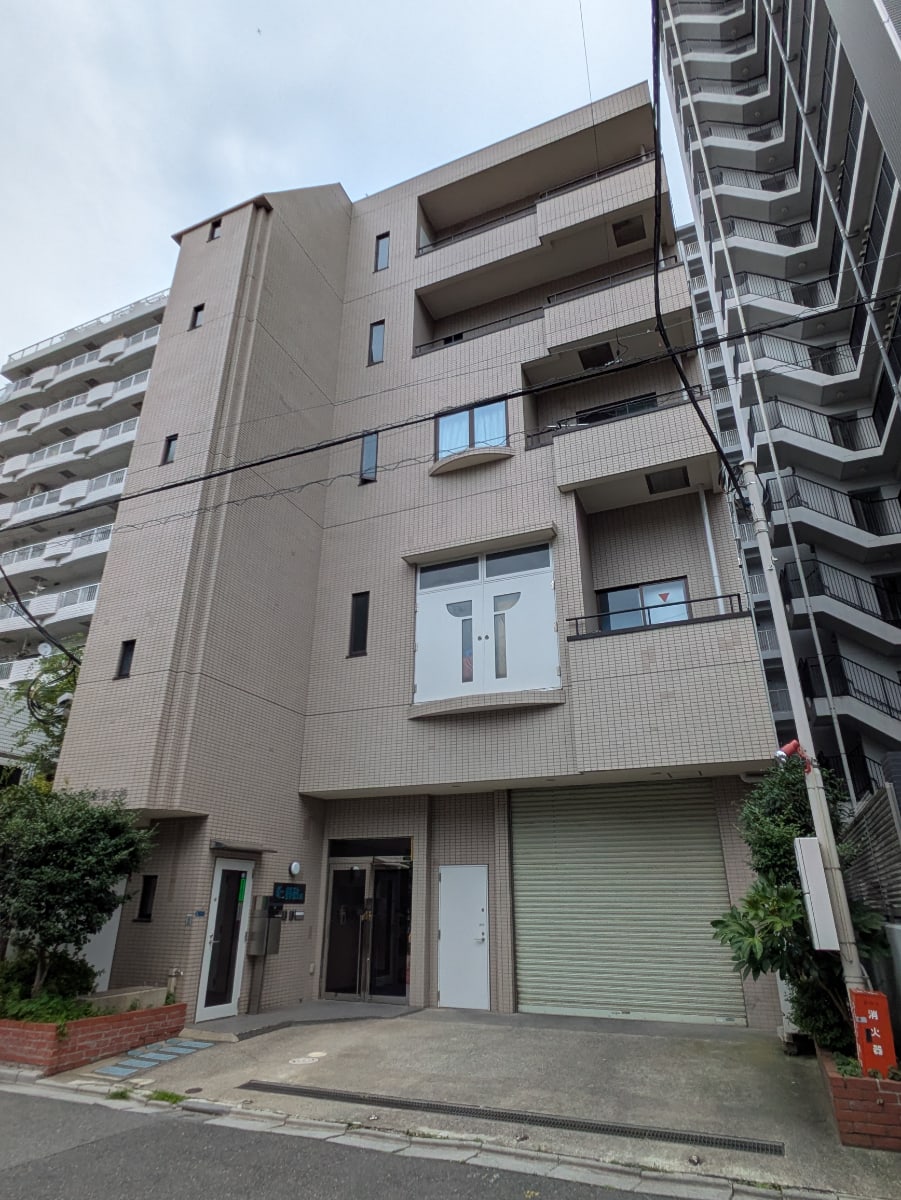 v20251006150705/fresh/building/J00100403888_6