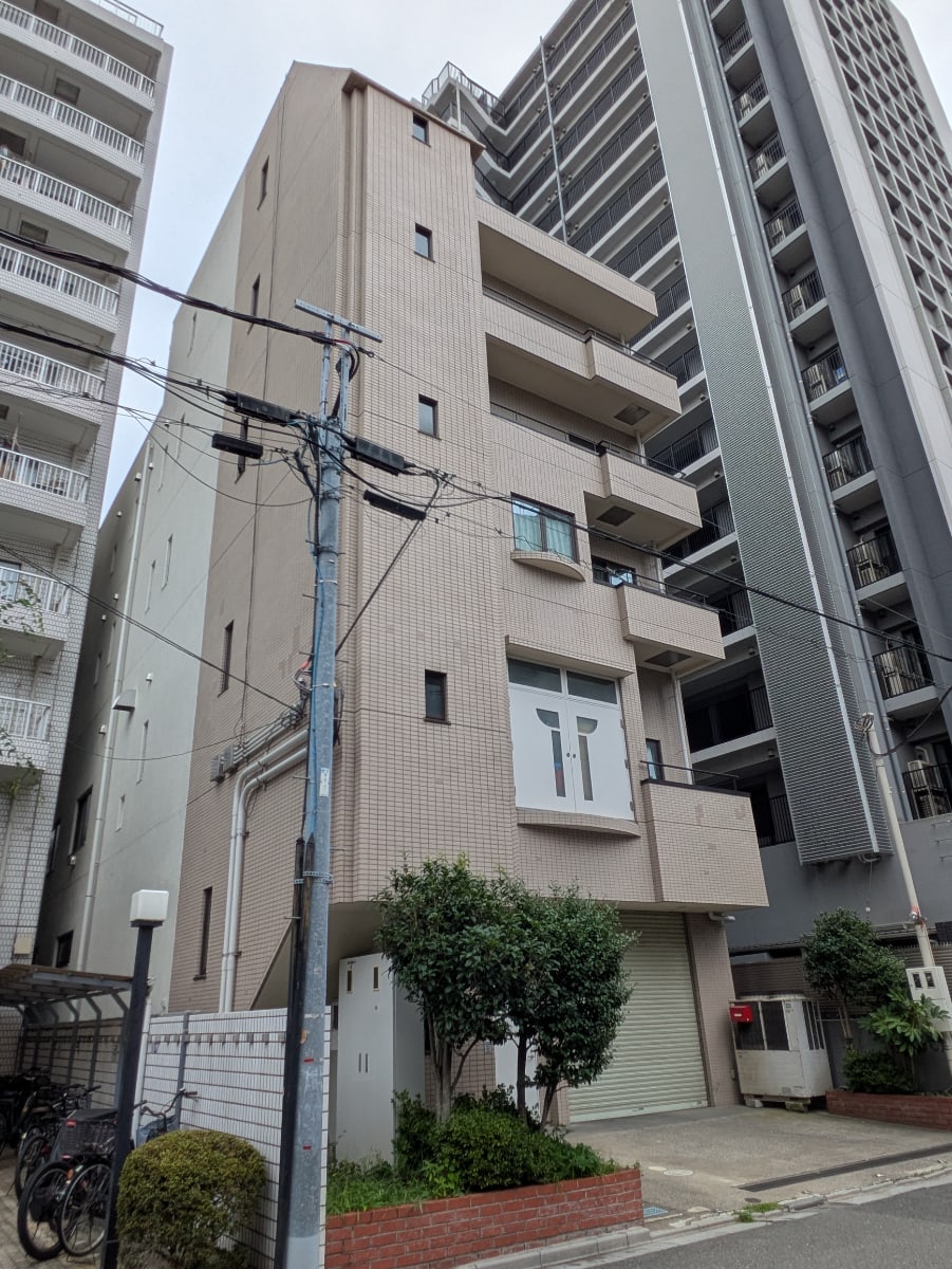v20251006150705/fresh/building/J00100403888_8