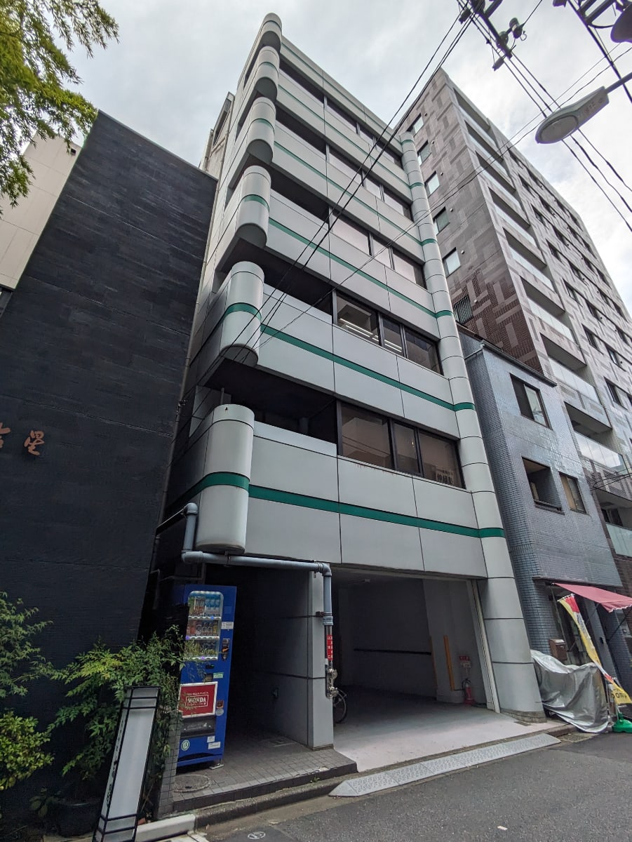 v20251006150705/fresh/building/J00100404213_5