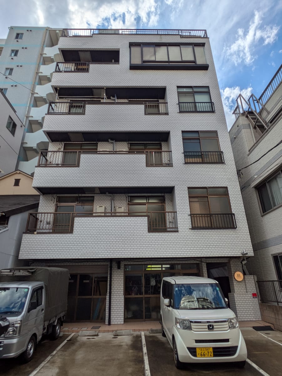 v20251006150705/fresh/building/J00100405628_1