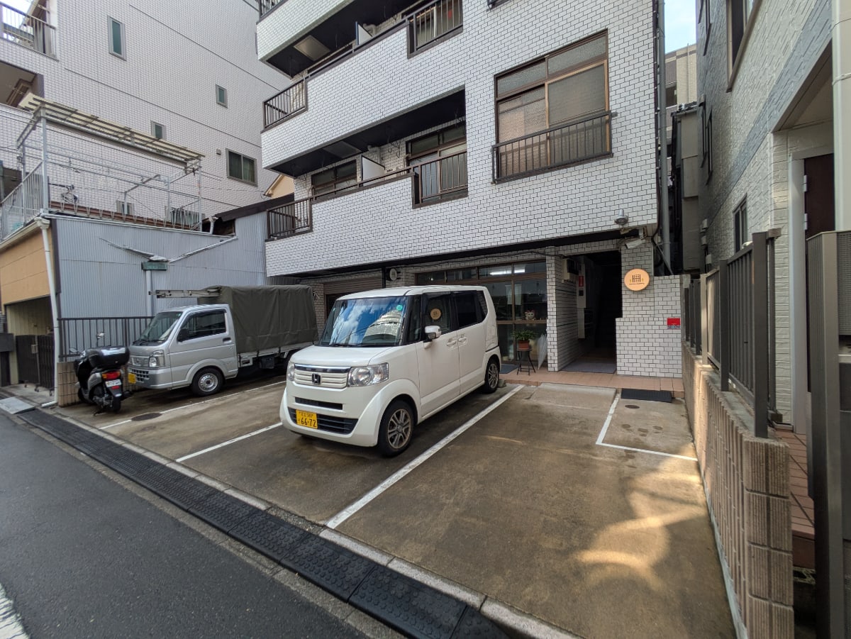 v20251006150705/fresh/building/J00100405628_9