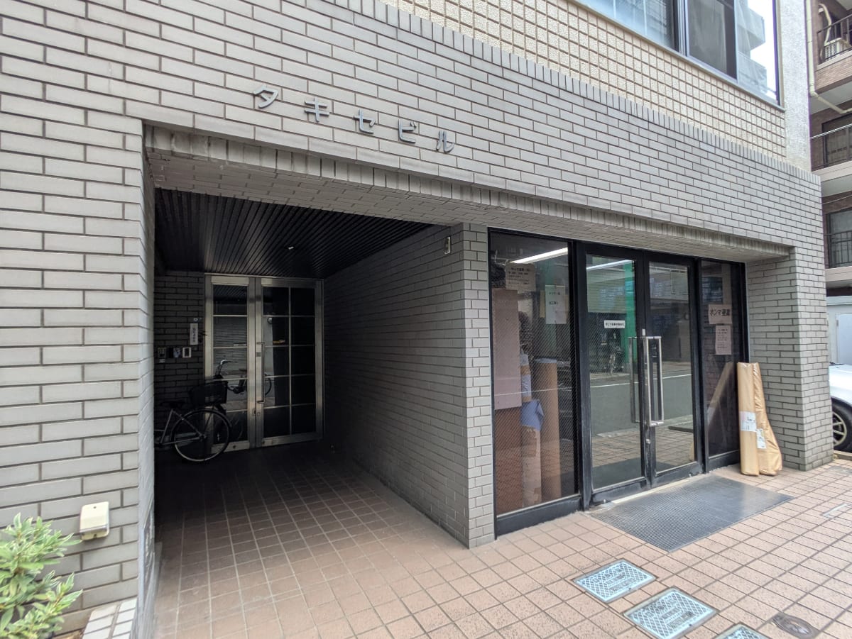 v20251006150705/fresh/building/J00100406321_9
