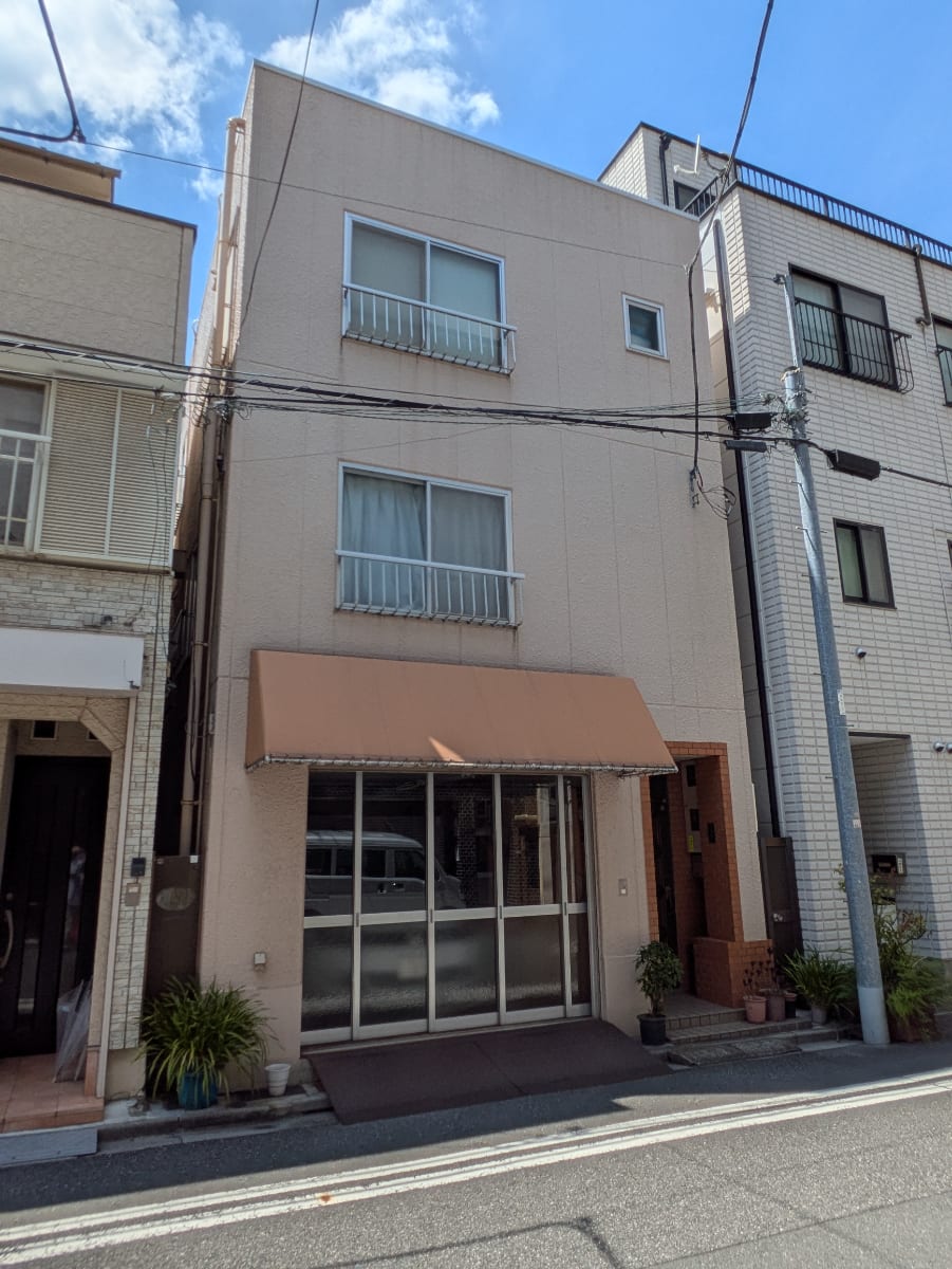 v20251006150705/fresh/building/J00100408196_6