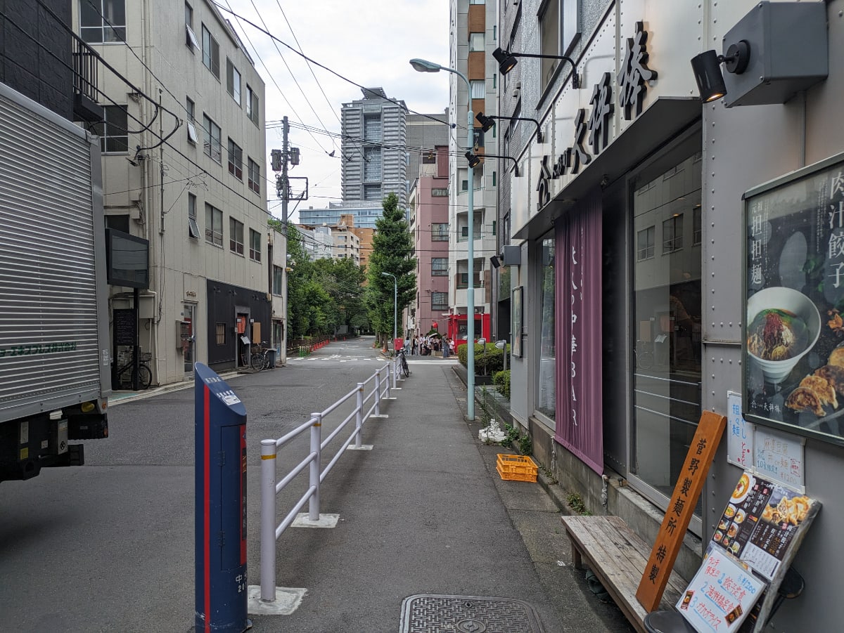 v20251006150705/fresh/building/J00100419097_11