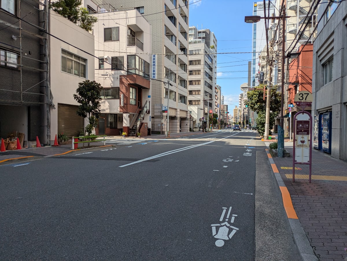 v20251006150705/fresh/building/J00100608450_13