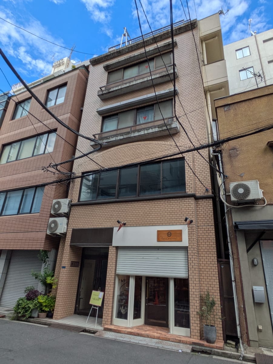 v20251006150705/fresh/building/J00100632269_6