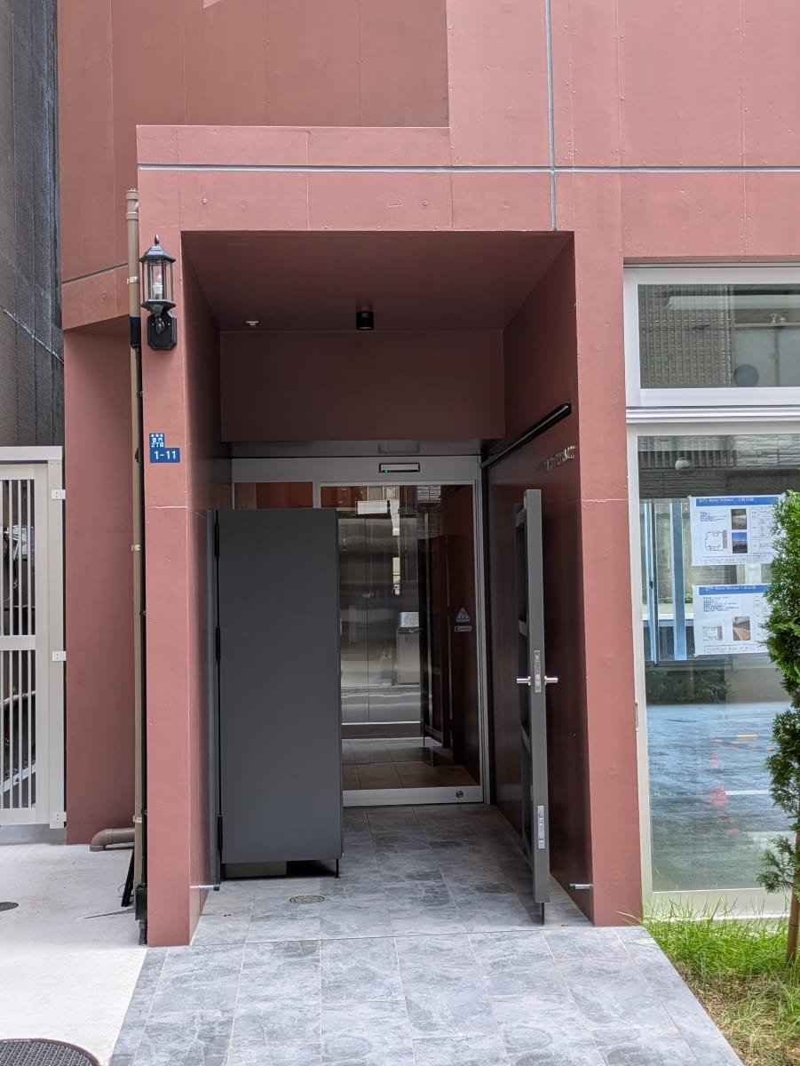 v20251006150705/fresh/building/J00100633451_3